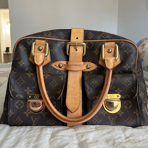 AUTHENTIC Louis Vuitton purse. - Picture 5 of 6